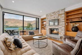 Lakefront Premier - 3 Bedroom